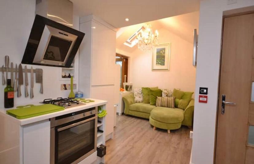 Compact, Central Apartment, Dog Friendly. Kingsbridge  Ngoại thất bức ảnh