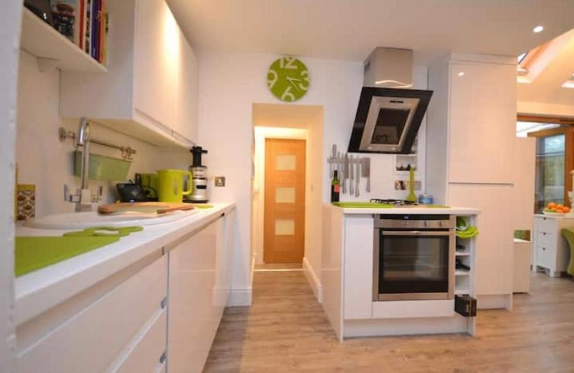 Compact, Central Apartment, Dog Friendly. Kingsbridge  Ngoại thất bức ảnh